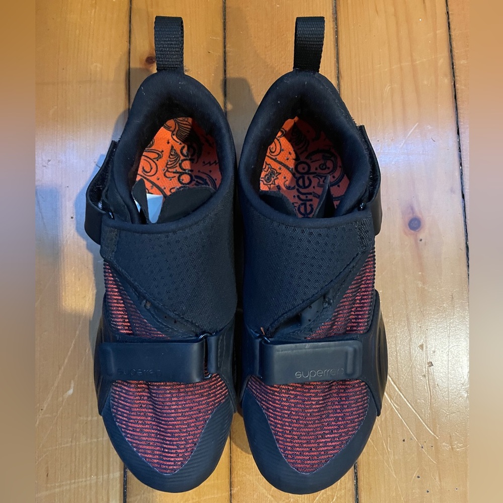 Like New Nike cycle shoes womens